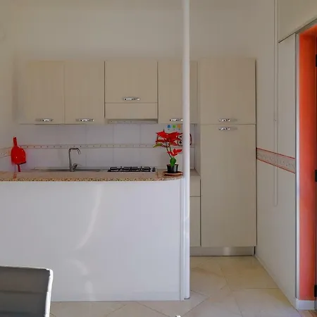 Iona Apartment *