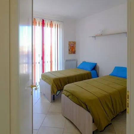 Iona Apartment *